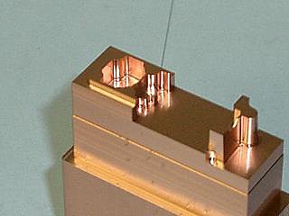 銅電極とキャビコア 